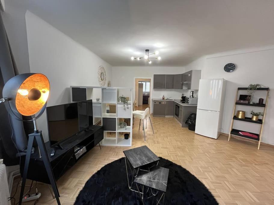 *Luxurious And Spacious Family Apartment* Bécs Kültér fotó
