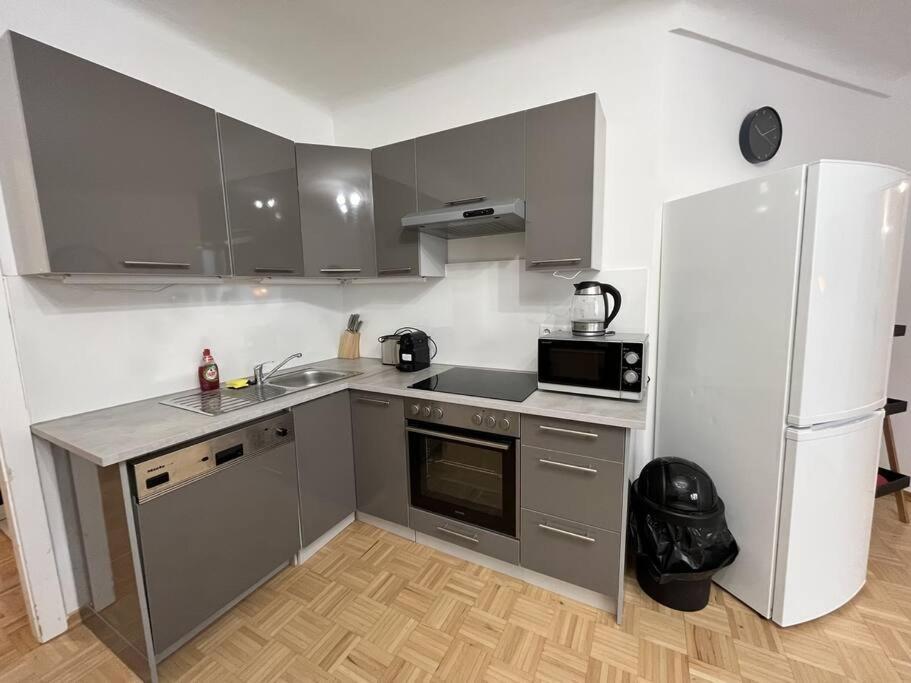 *Luxurious And Spacious Family Apartment* Bécs Kültér fotó