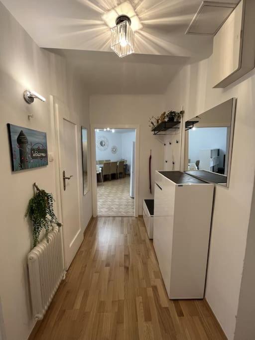 *Luxurious And Spacious Family Apartment* Bécs Kültér fotó